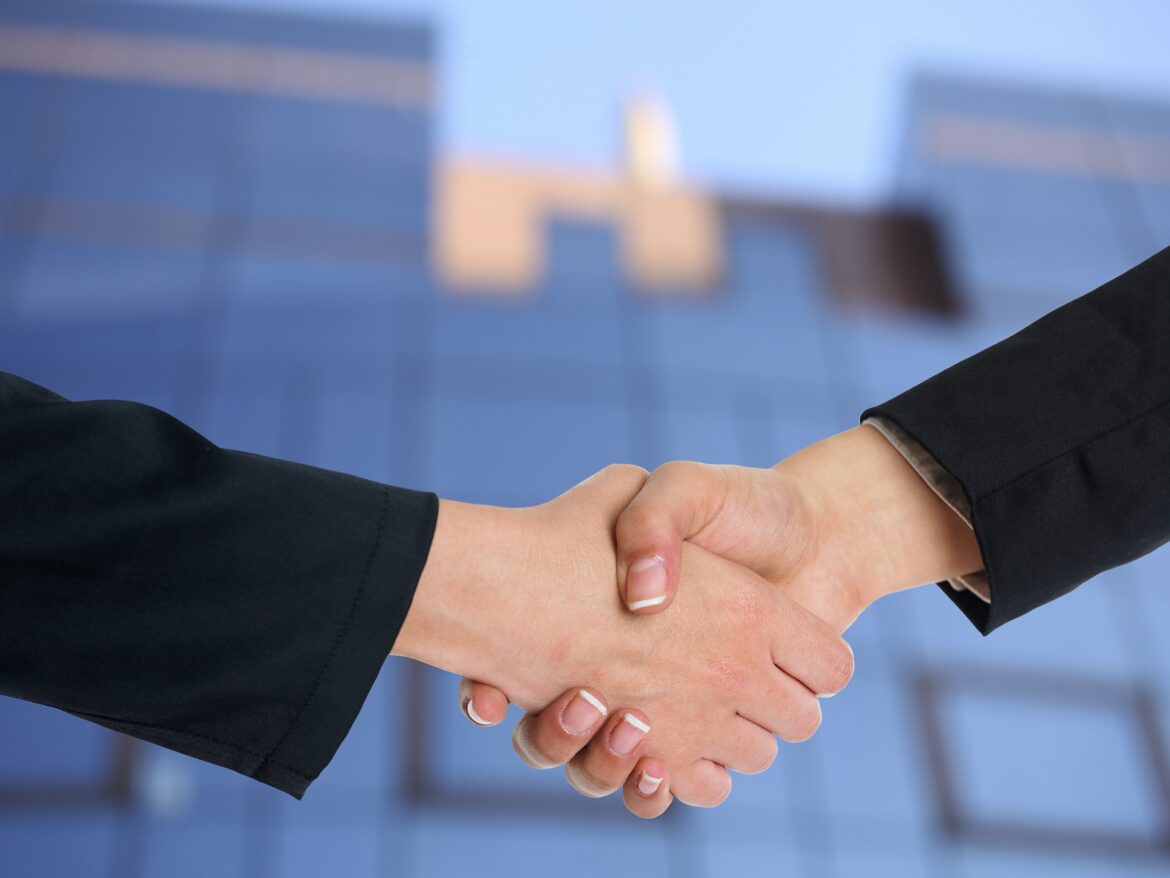 handshake-g9cc916b0a_1920
