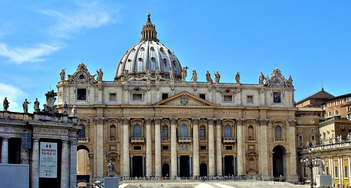 Vaticano: il Papa crea una Fondazione per realizzare un impianto agrivoltaico